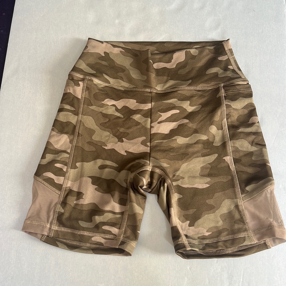Athletic biker shorts